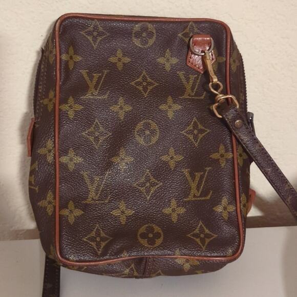 Authentic Louis Vuitton Monogram Amazone Crossbody Bag Old Model 3231L **DAMAGED - Picture 4 of 13